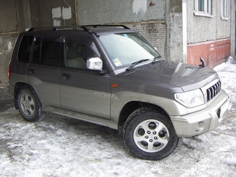 1998 Mitsubishi Pajero iO