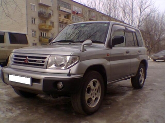 1998 Mitsubishi Pajero iO