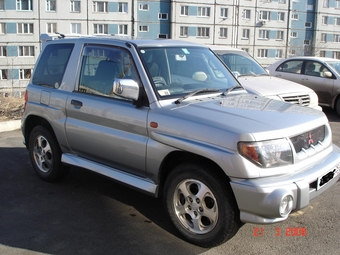 1998 Mitsubishi Pajero iO