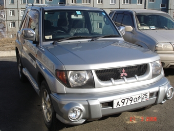 1998 Mitsubishi Pajero iO