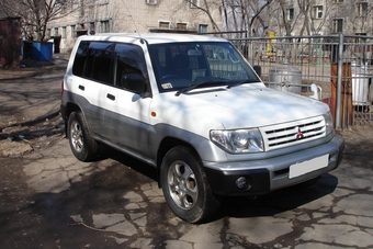 1998 Mitsubishi Pajero iO