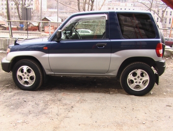 1998 Mitsubishi Pajero iO