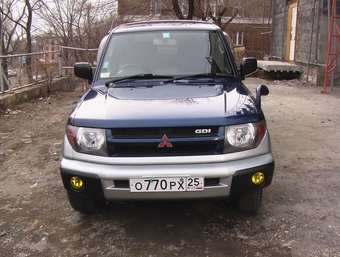 1998 Mitsubishi Pajero iO