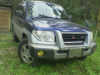 1998 Mitsubishi Pajero iO