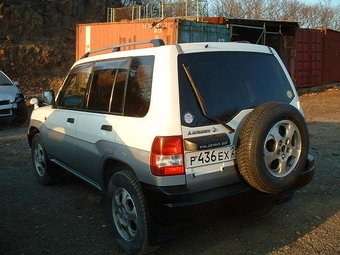 1998 Mitsubishi Pajero iO