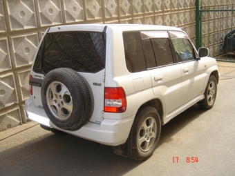 1998 Mitsubishi Pajero iO