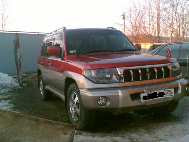 1998 Mitsubishi Pajero iO