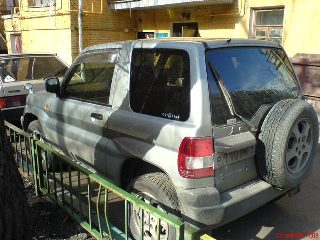 1998 Mitsubishi Pajero iO