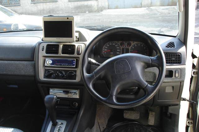 1998 Mitsubishi Pajero iO