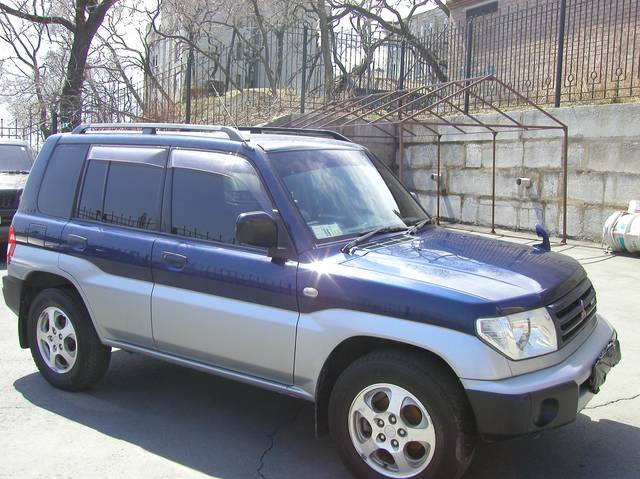 1998 Mitsubishi Pajero iO