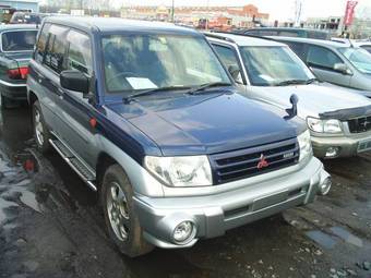 1998 Mitsubishi Pajero iO