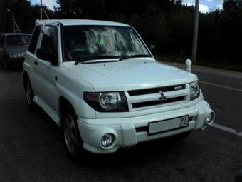 1998 Mitsubishi Pajero iO