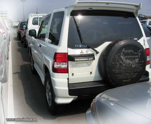 1998 Mitsubishi Pajero iO