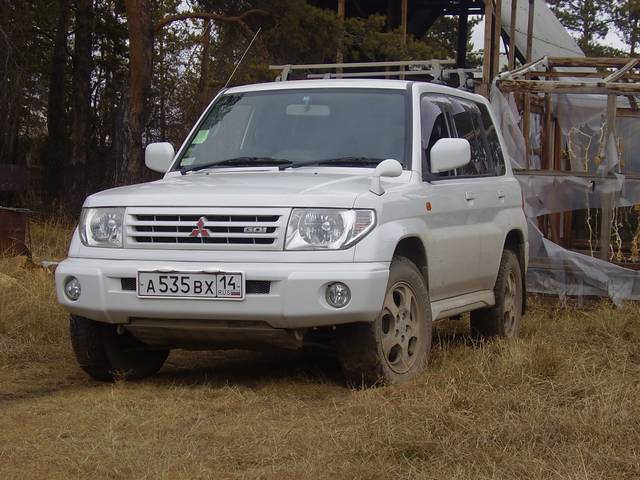 1998 Mitsubishi Pajero iO