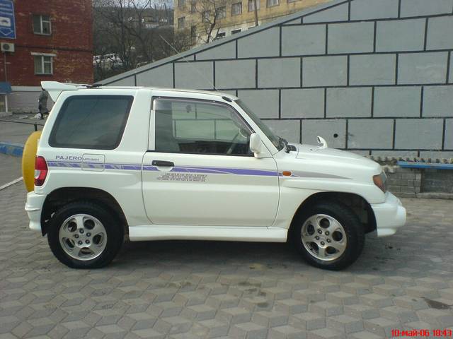 1998 Mitsubishi Pajero iO