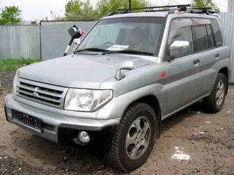 1998 Mitsubishi Pajero iO