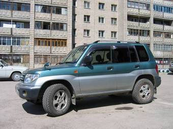 1998 Mitsubishi Pajero iO