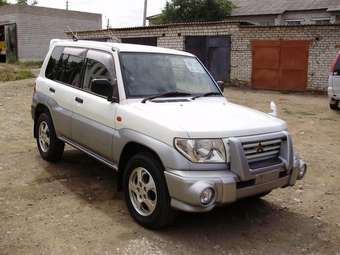 1998 Mitsubishi Pajero iO