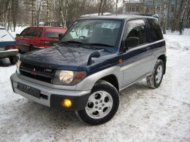 1998 Mitsubishi Pajero iO