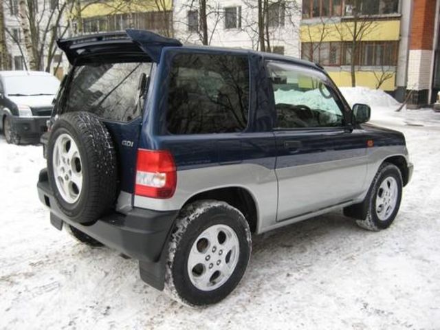 1998 Mitsubishi Pajero iO