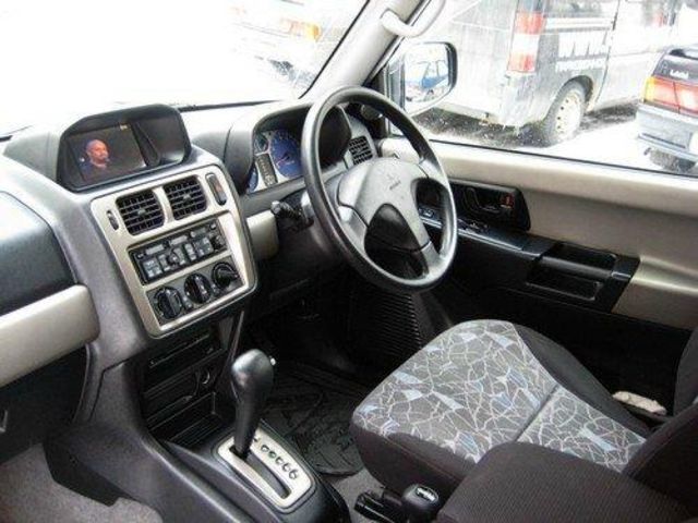 1998 Mitsubishi Pajero iO