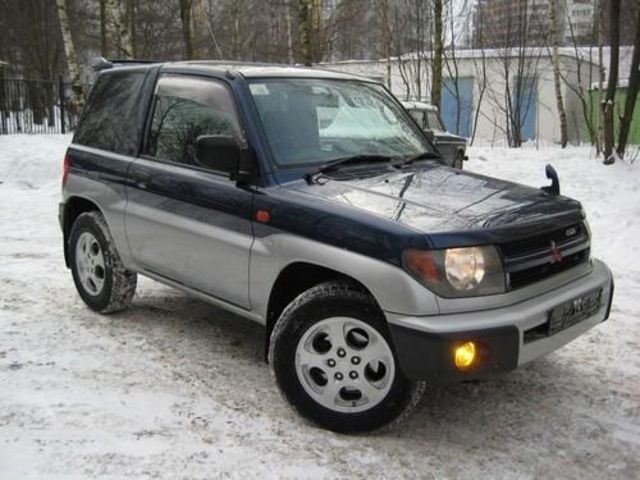 1998 Mitsubishi Pajero iO