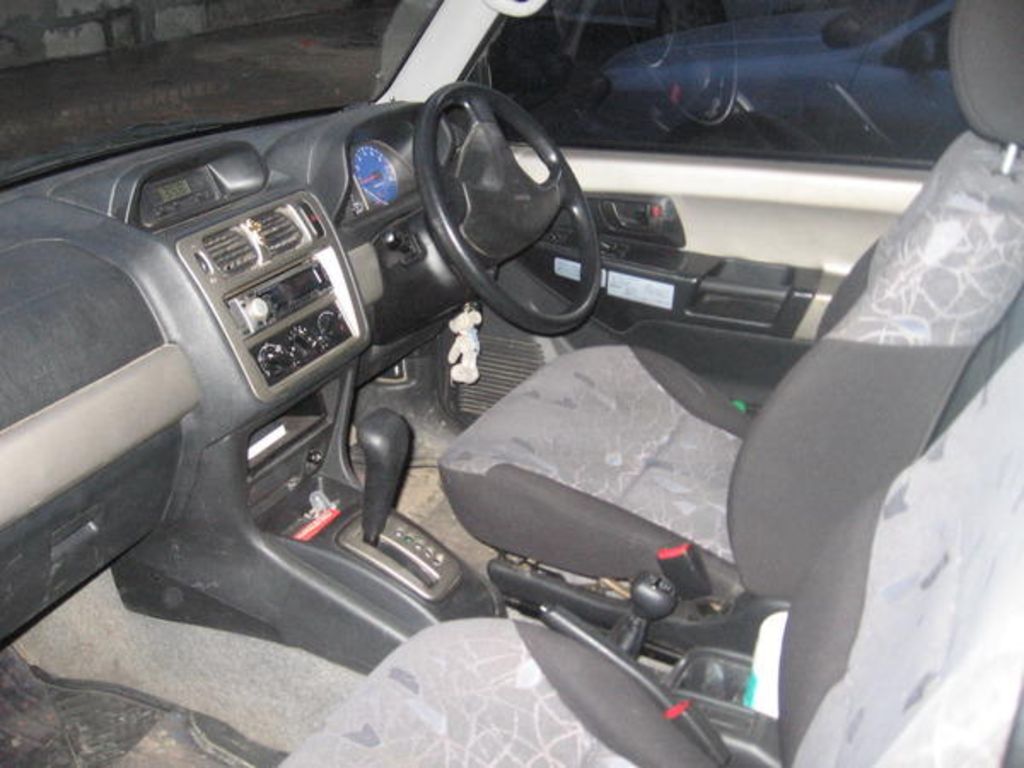 1998 Mitsubishi Pajero iO