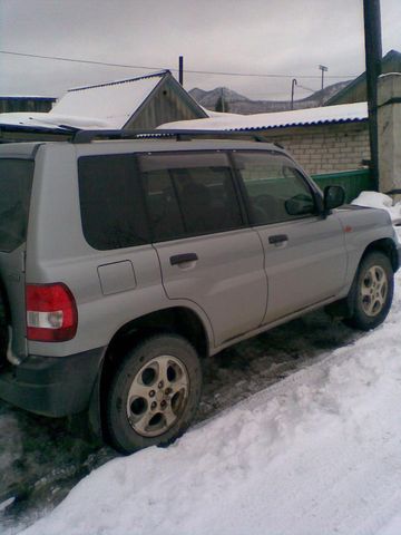 1998 Mitsubishi Pajero iO