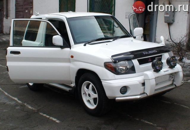 1998 Mitsubishi Pajero iO