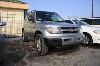 Mitsubishi Pajero iO