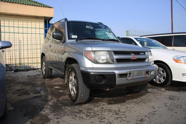 1998 Mitsubishi Pajero iO