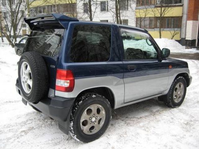 1998 Mitsubishi Pajero iO