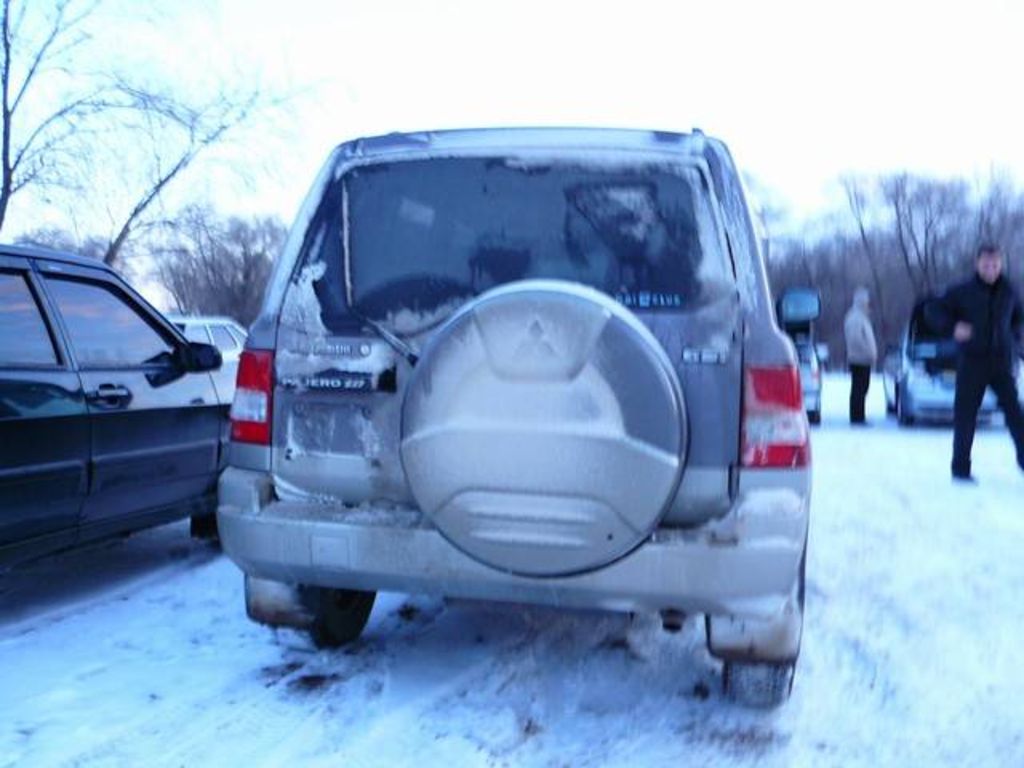 1998 Mitsubishi Pajero iO