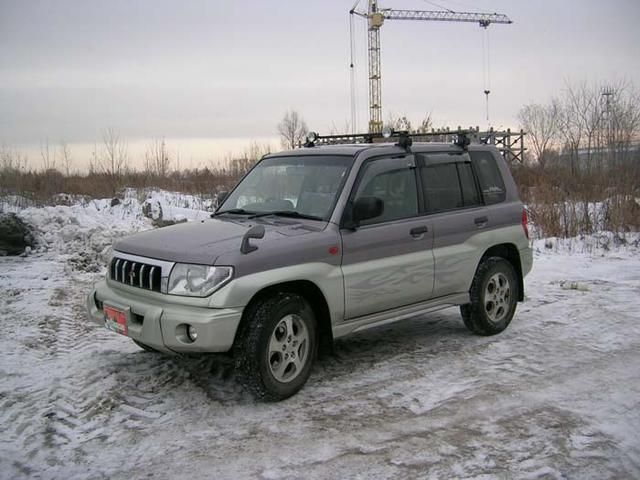 1998 Mitsubishi Pajero iO
