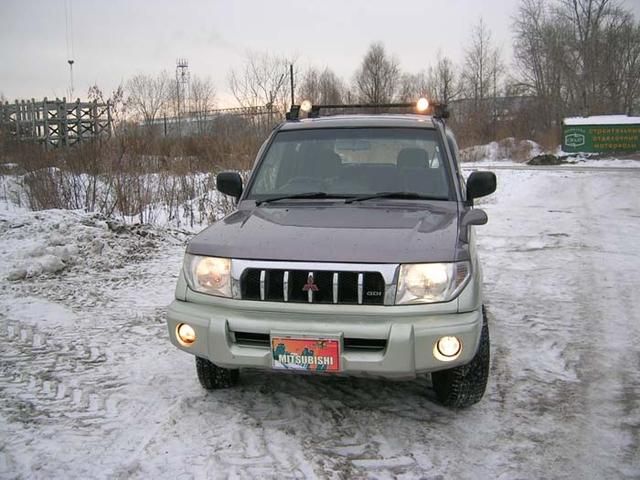 1998 Mitsubishi Pajero iO