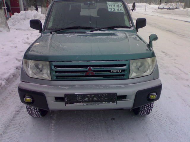 1998 Mitsubishi Pajero iO