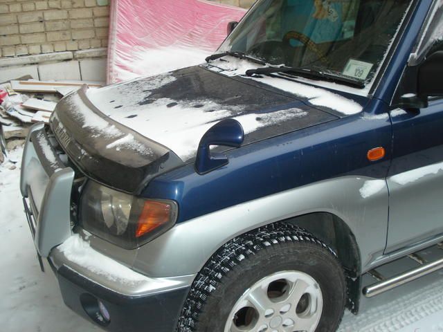 1998 Mitsubishi Pajero iO