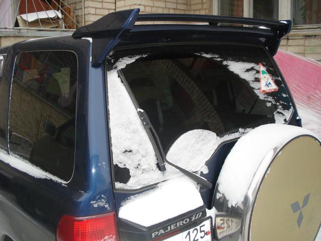 1998 Mitsubishi Pajero iO