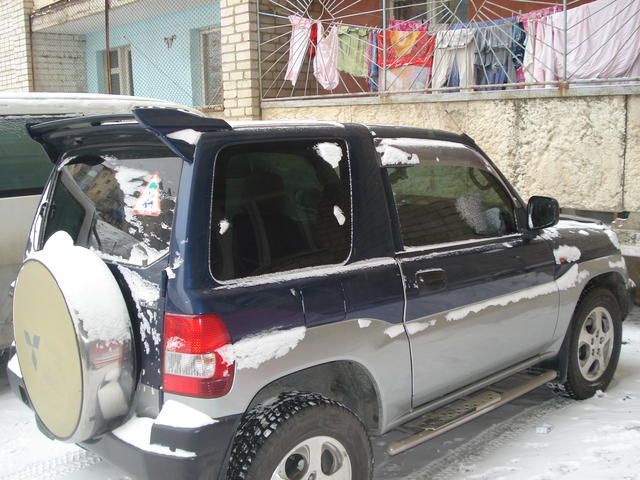 1998 Mitsubishi Pajero iO