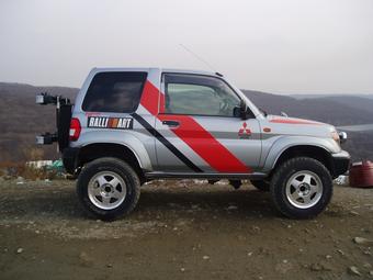 1998 Mitsubishi Pajero iO