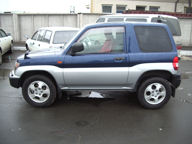 1998 Mitsubishi Pajero iO Photos