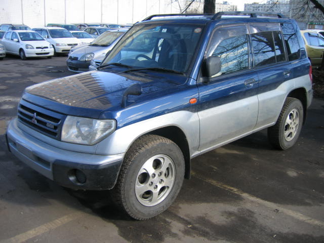 1998 Mitsubishi Pajero iO Pictures