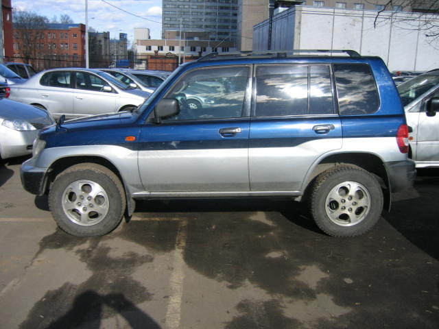 1998 Mitsubishi Pajero iO Pictures