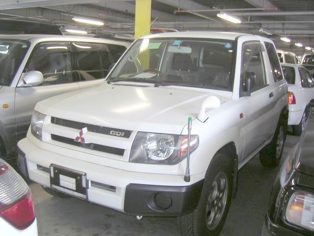 1998 Mitsubishi Pajero iO Pictures