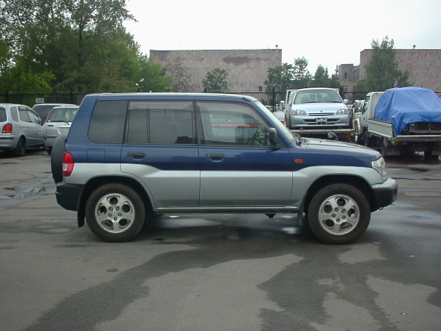 1998 Mitsubishi Pajero iO Pictures