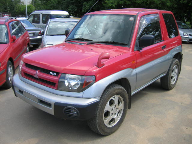 1998 Mitsubishi Pajero iO Photos