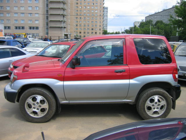 1998 Mitsubishi Pajero iO Photos