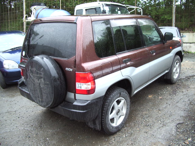 1998 Mitsubishi Pajero iO Pics