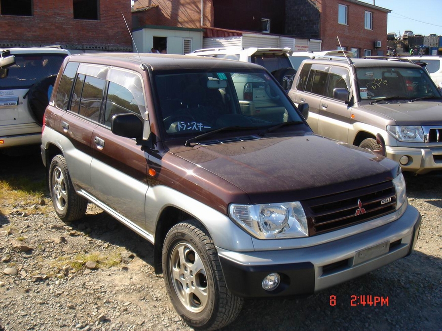 1998 Mitsubishi Pajero iO Pics