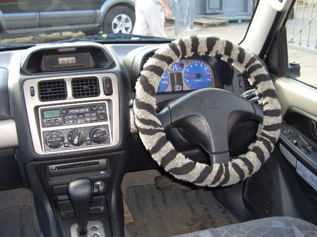 1998 Mitsubishi Pajero iO Pics
